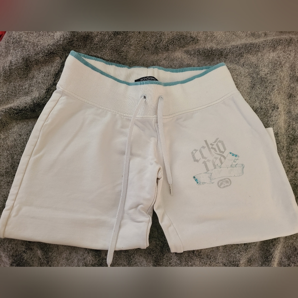 Ecko Red Capris - Picture 3 of 5